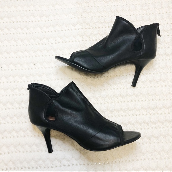 Tahari women ankle bootie black peep toe size 9 - Picture 9 of 10